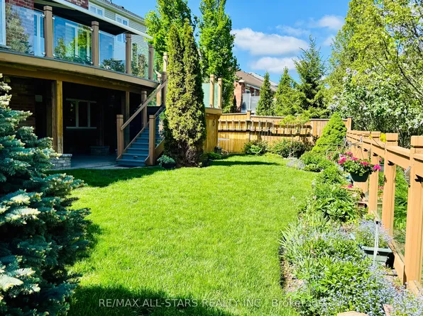 21 Oakside Dr, Uxbridge, ON L9P 2A4