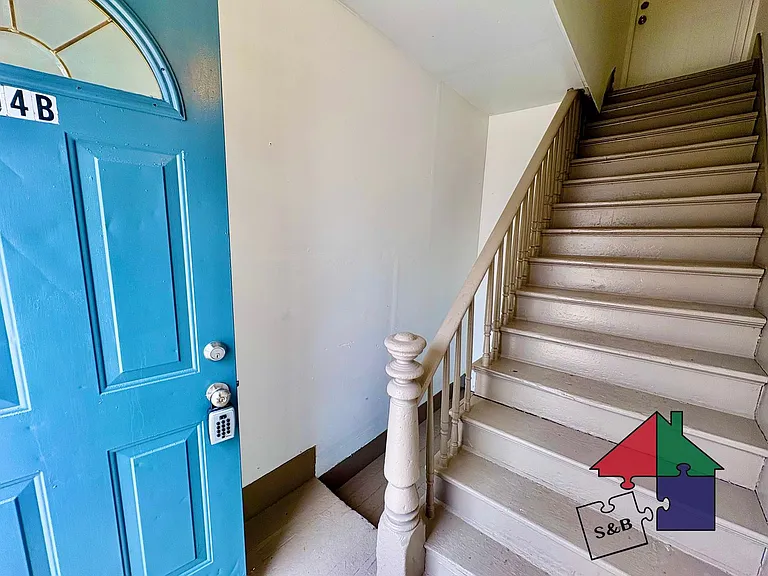 94 Malletts Bay Ave — Photo 32
