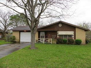 103 W Huvar St, Weimar, TX 78962