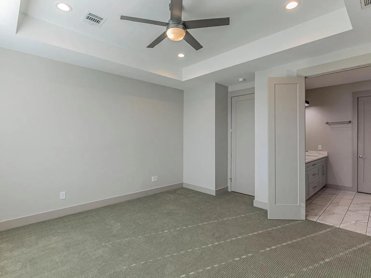 3 bed, 2.5 bath, 1729 sqft, $2,250 — Photo 3