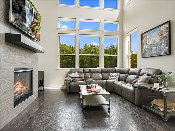 4th image of 1516 Sarah Christine Ln