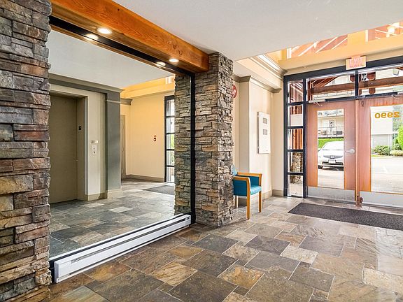 2nd image of 2990 Boulder St #115