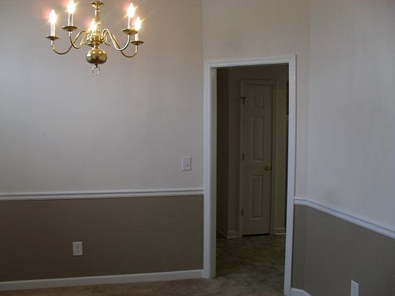 4th image of 2905 Gatewood Dr
