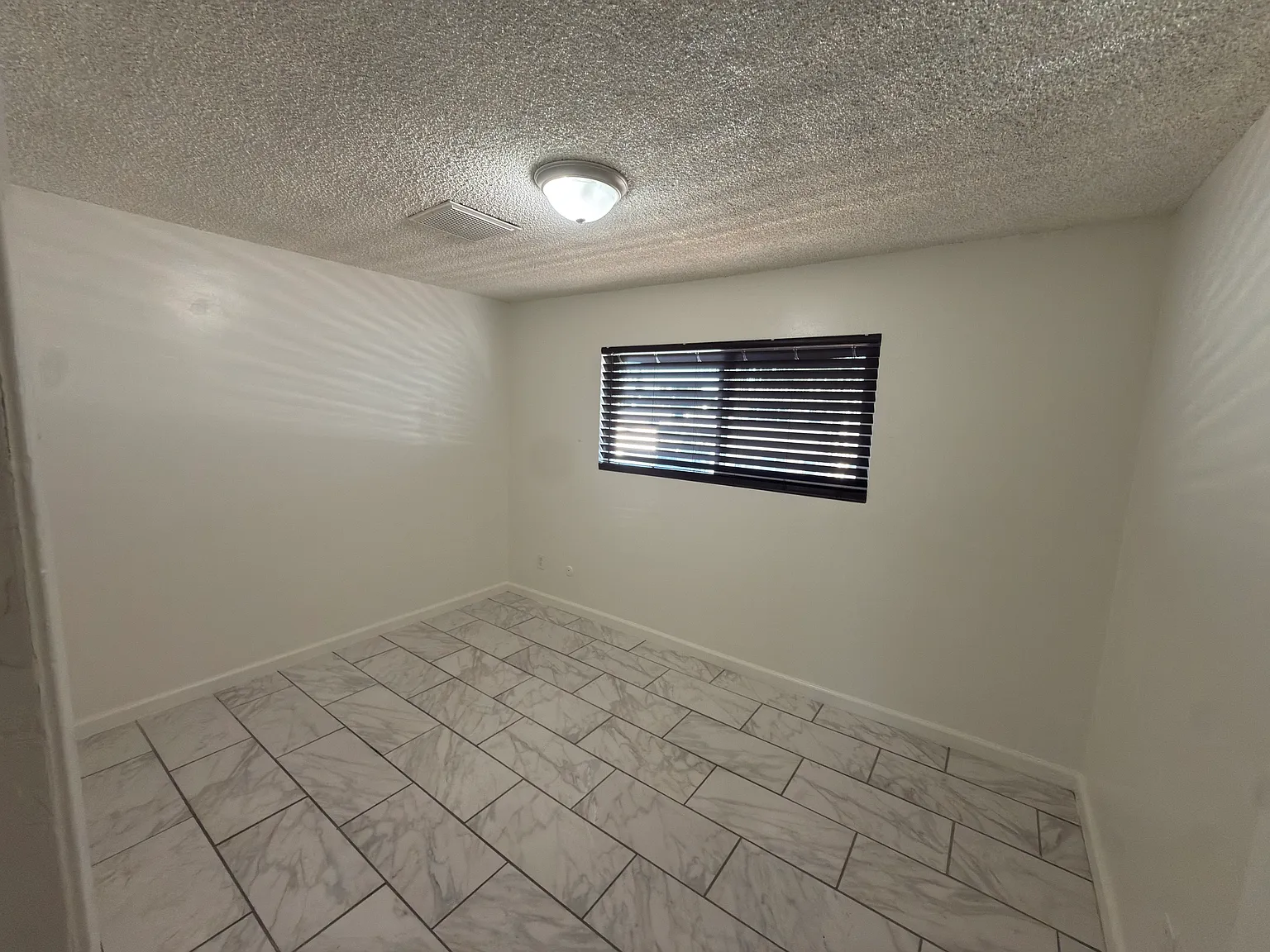 2 bed, 980 sqft, $1,400 — Photo 4