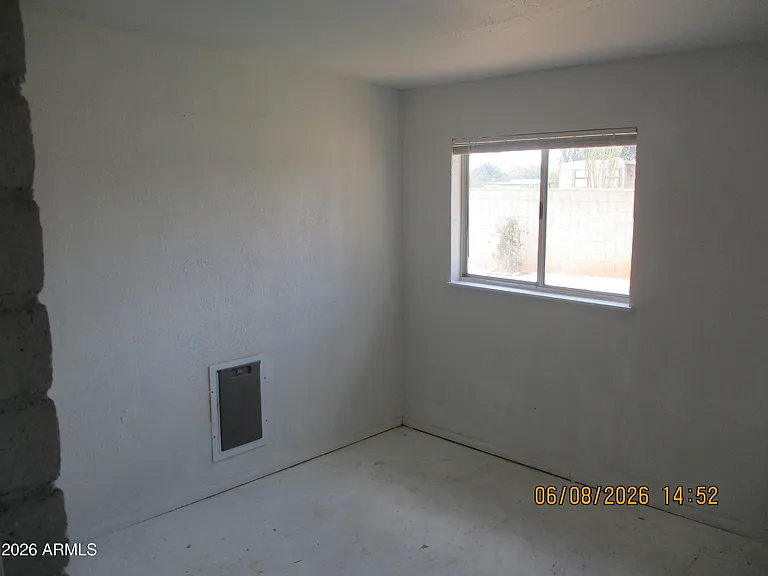 201 Meadows Dr — Photo 7