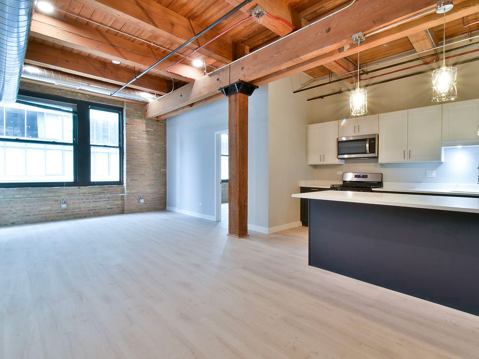 1st image of 11 E Illinois St #401