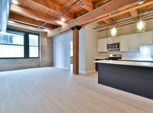11 E Illinois St #401, Chicago, IL 60611
