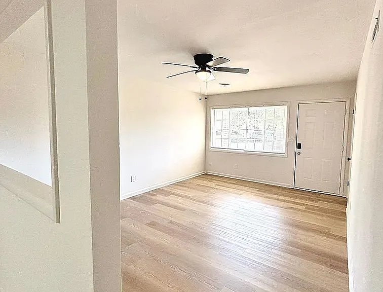 4702 S Madison Ave — Photo 3