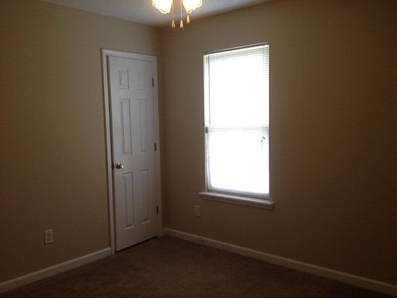 5th image of 2842 Cranbrook Dr