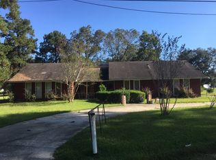 8943 Mills Dr, Zachary, LA 70791