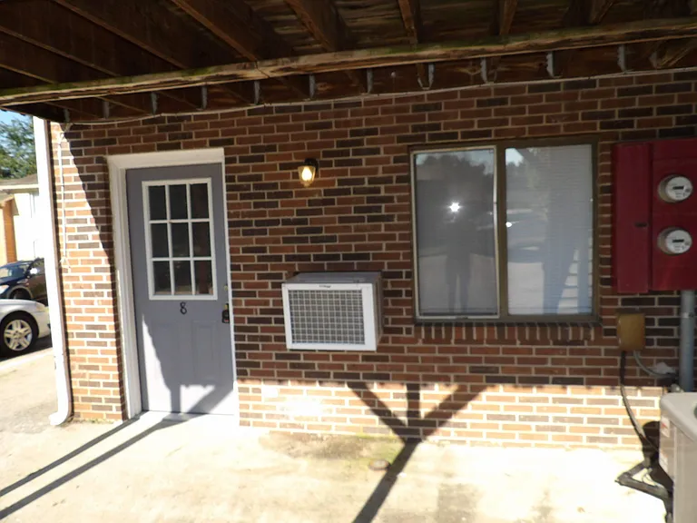 65 Ashwood Ct #8 — Photo 5