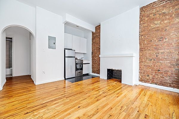 1st image of 220 Sullivan St #B2a