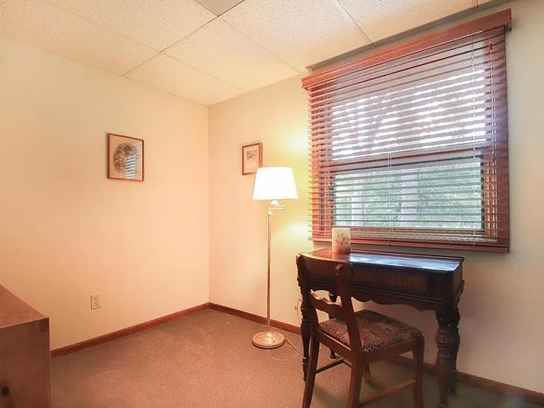1335 Garland Ln N — Photo 20