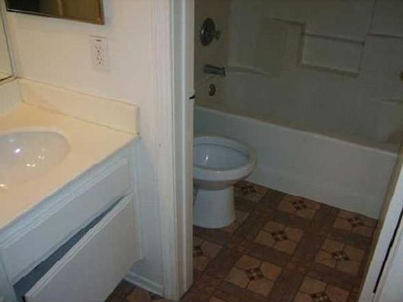 4th image of 3093 Petunia Way
