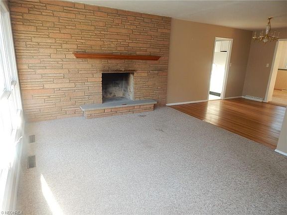 4th image of 26418 Sweetbriar Dr