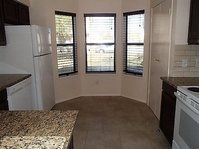 Kit & breakfast nook