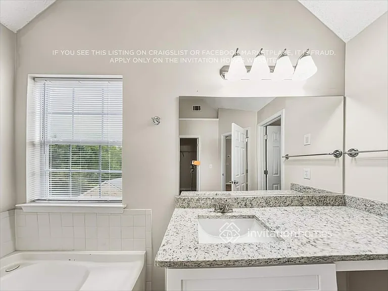 6931 Silver Grass Ct — Photo 14