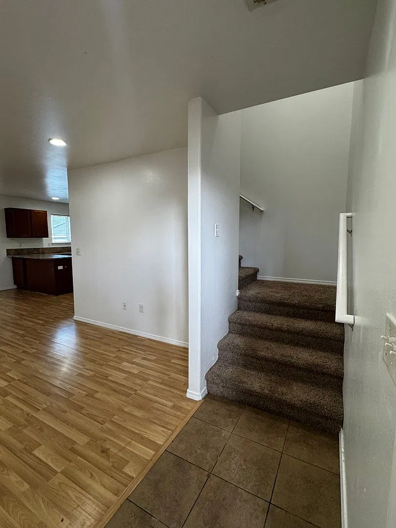 109 Mizzou Ct — Photo 4