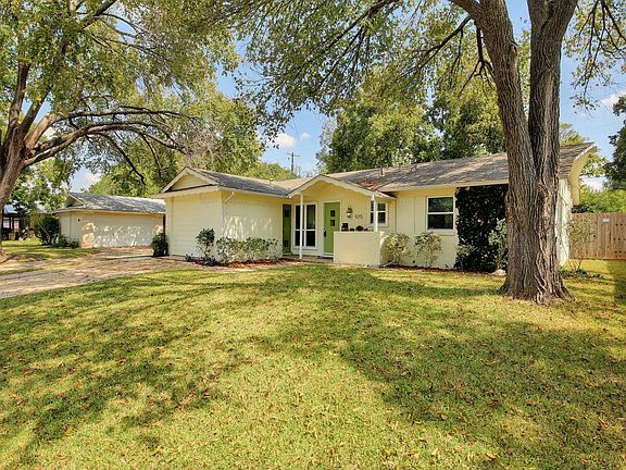2nd image of 8215 Briarwood Ln