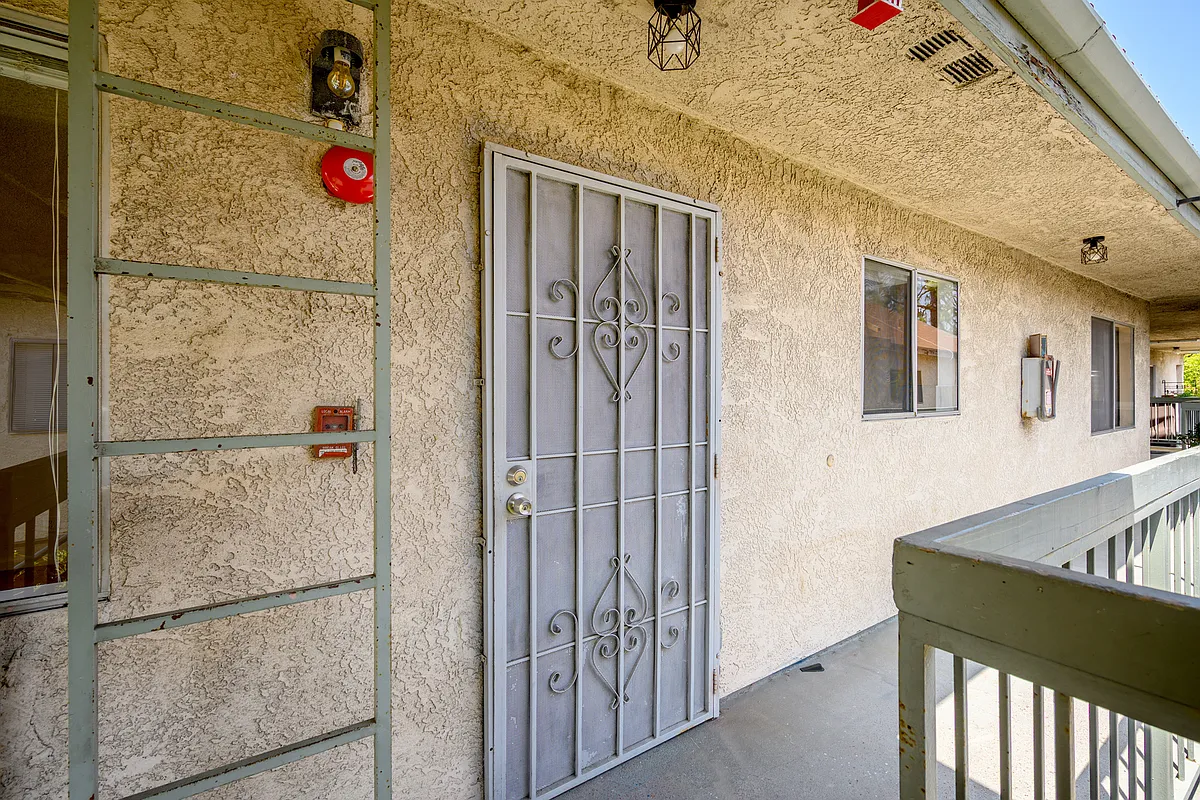 Building Photo - 412 Ivy St #6