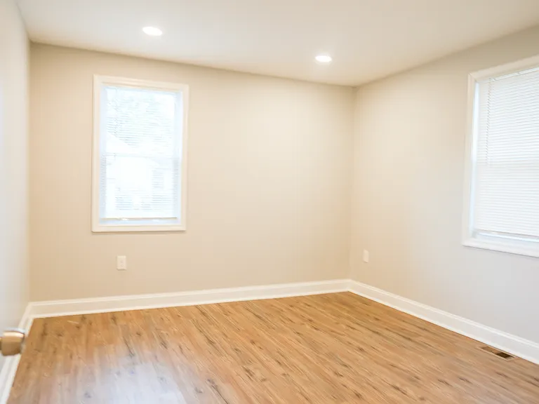 2205 Southern Ave — Photo 9