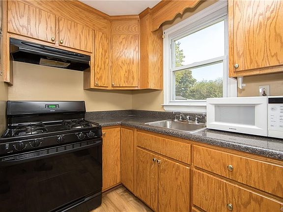 4th image of 1909 Wakefield Ave