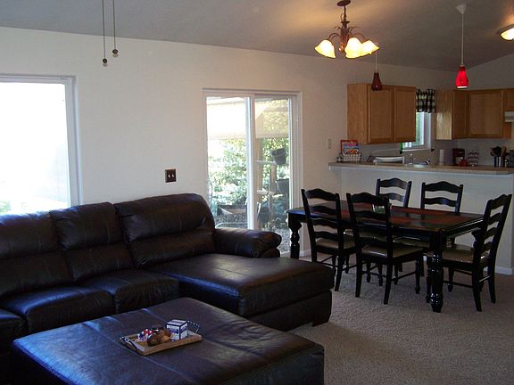 4th image of 4015 28th Ave