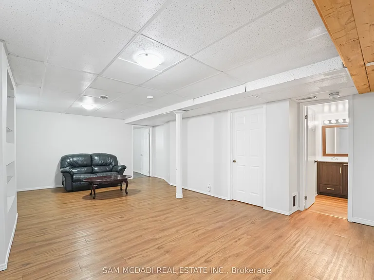 87 Rundle Cres — Photo 17