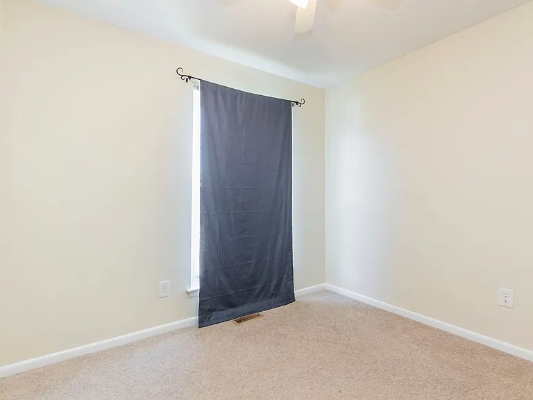 640 Counselor Sq — Photo 36