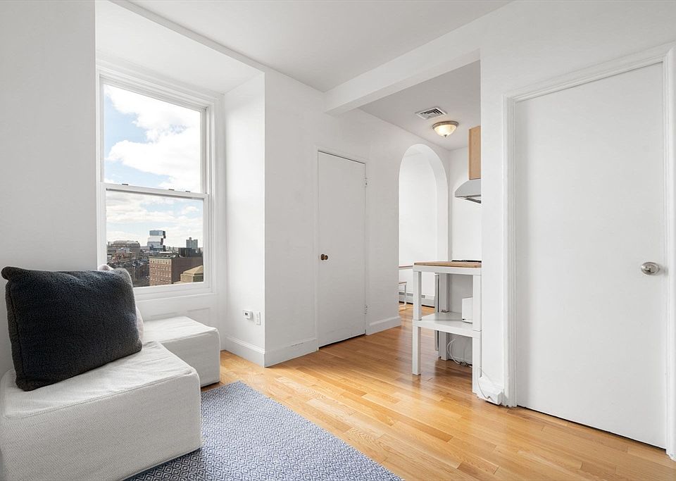 1st image of 483 Beacon St #Penthouse 4