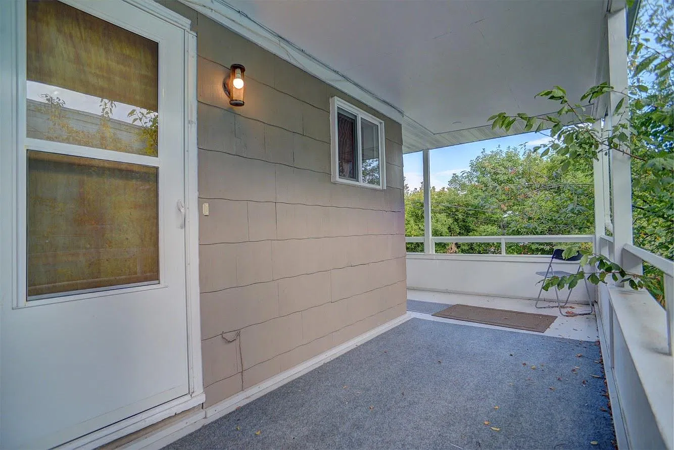 813 N Ewing St — Photo 1
