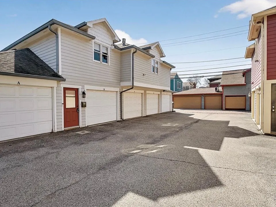 1011 N Ogden St