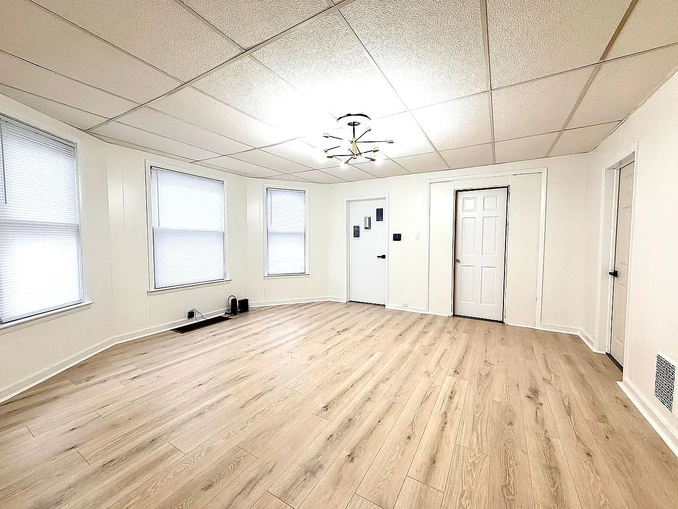4 bed, 1600 sqft, $1,650 — Photo 2