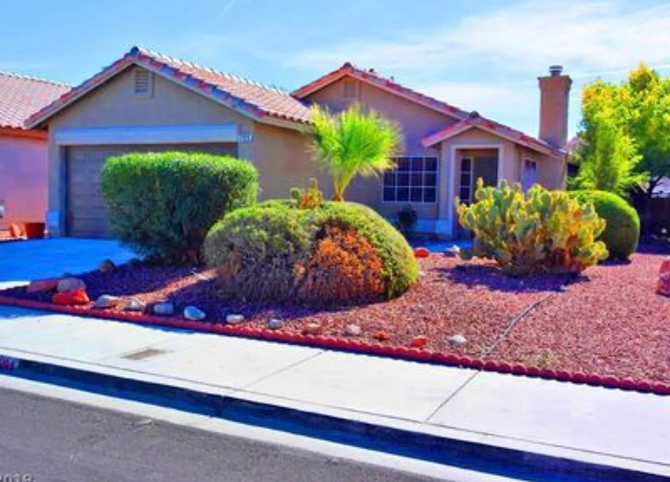 3 bed, 1338 sqft, $1,990 — Photo 1
