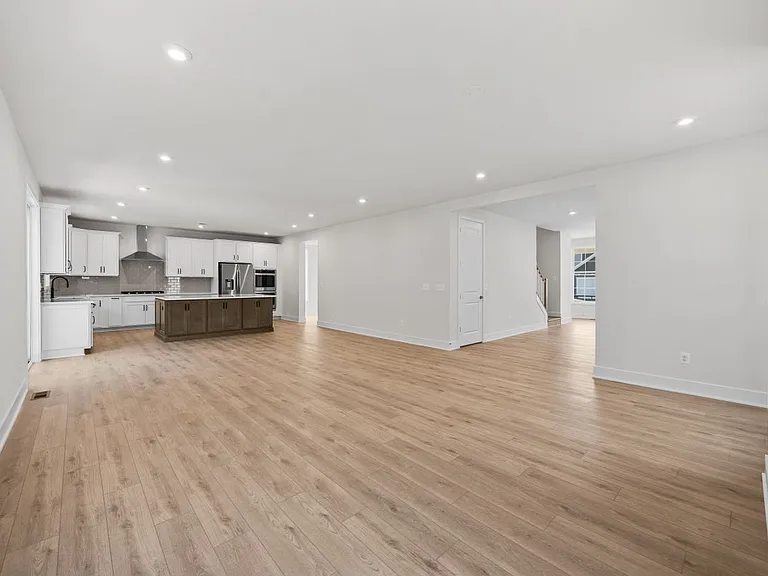 104 Alabaster Ln — Photo 11