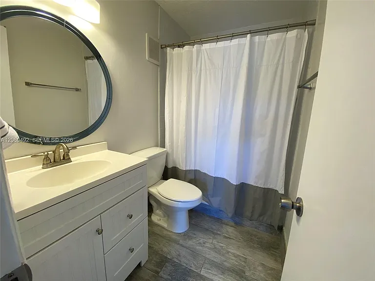 4530 SW 68th Court Cir #6-32 — Photo 8