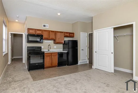 1000 Paseo Blvd — Photo 9
