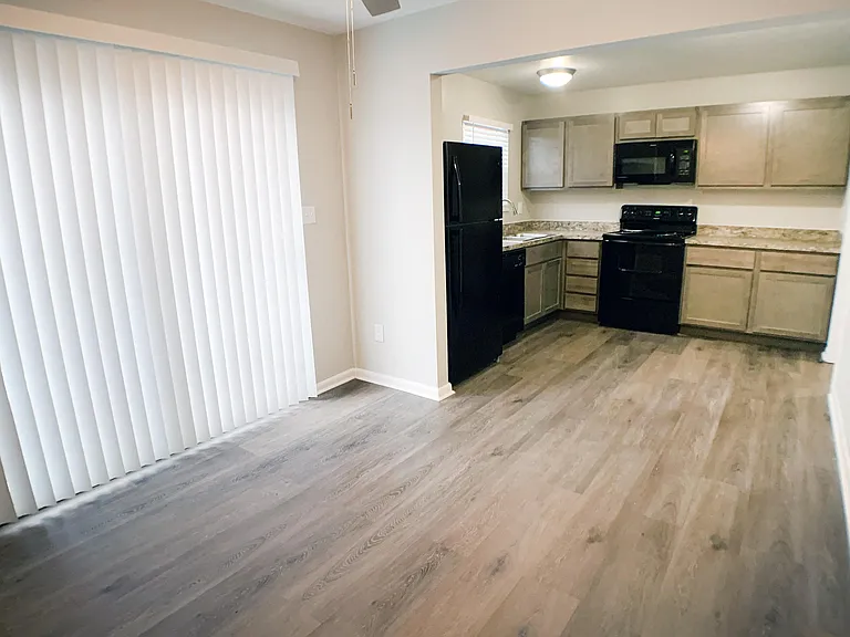 Revere Village Apartments — Photo 38