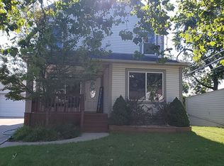 1617 Winchester Rd, Lyndhurst, OH 44124