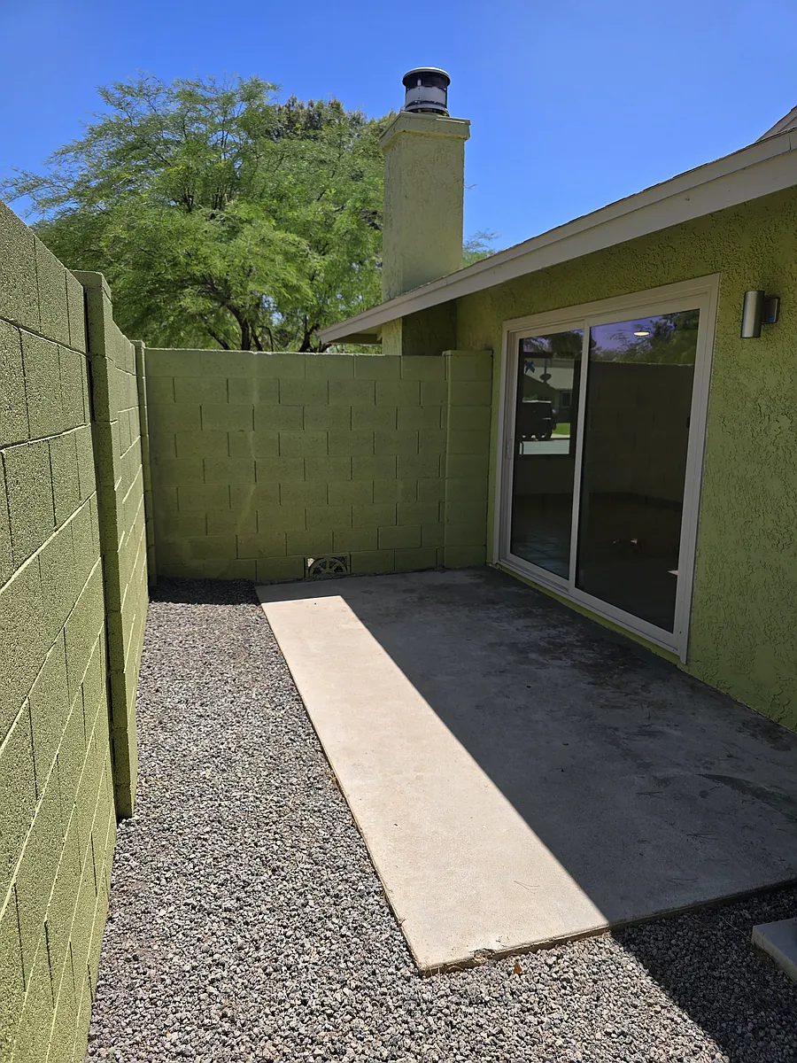 Building Photo - 8130 N 33rd Dr #1