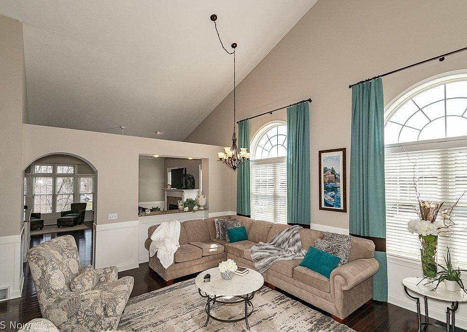 433 Creekside Dr, Mayfield Hts, OH 44143 Zillow