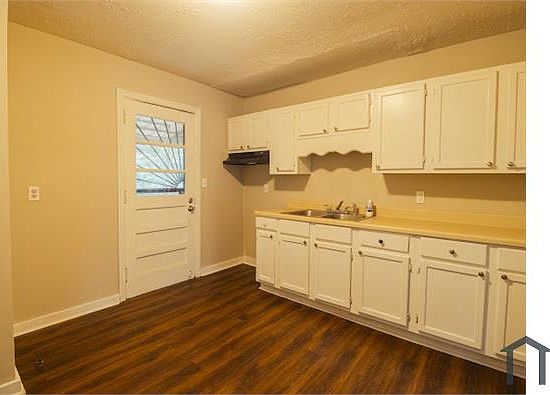 4th image of 1429 47th St