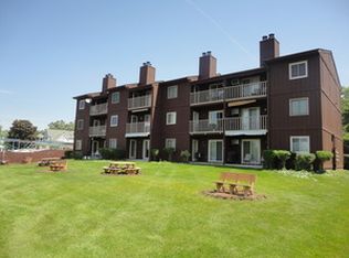 52 N Pistakee Lake Rd APT 3, Fox Lake, IL 60020