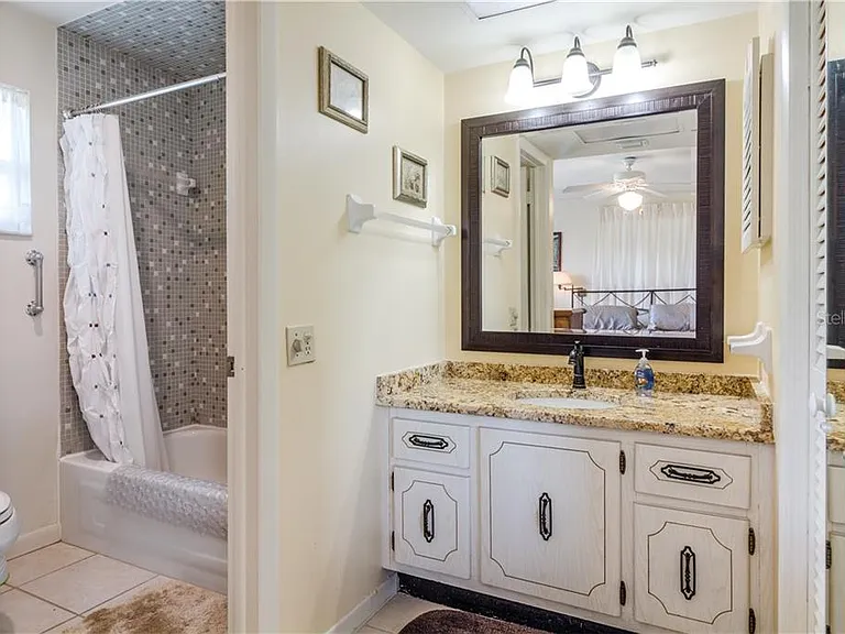 37 Oakland Hills Pl — Photo 22