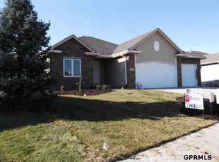 12658 Scott St, Omaha, NE 68142