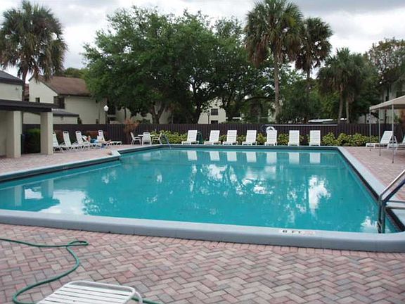 4th image of 3403 Cocoplum Cir #3402