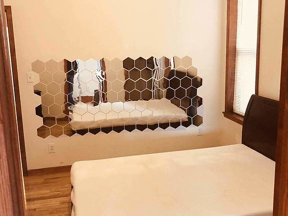 4th image of 3114 34th St APT 10