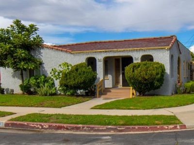2003 W 66th St, Los Angeles, CA, 90047