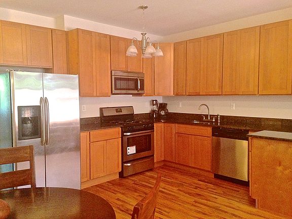 5th image of 211 Benziger Ave #A