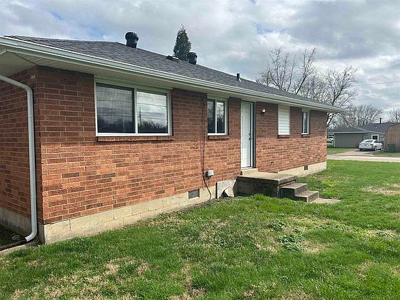 3rd image of 3522 E Surrey Dr